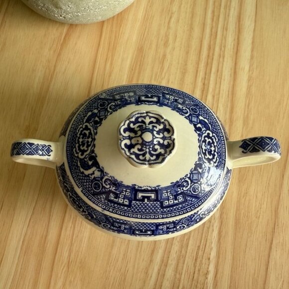 Vintage Blue & White Willow Pattern Lidded Sugar Bowl Pagoda - Picture 3 of 10